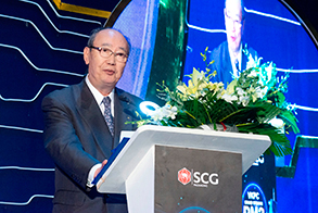 Chairman, President & CEO Otsubo speaking at the ceremony
