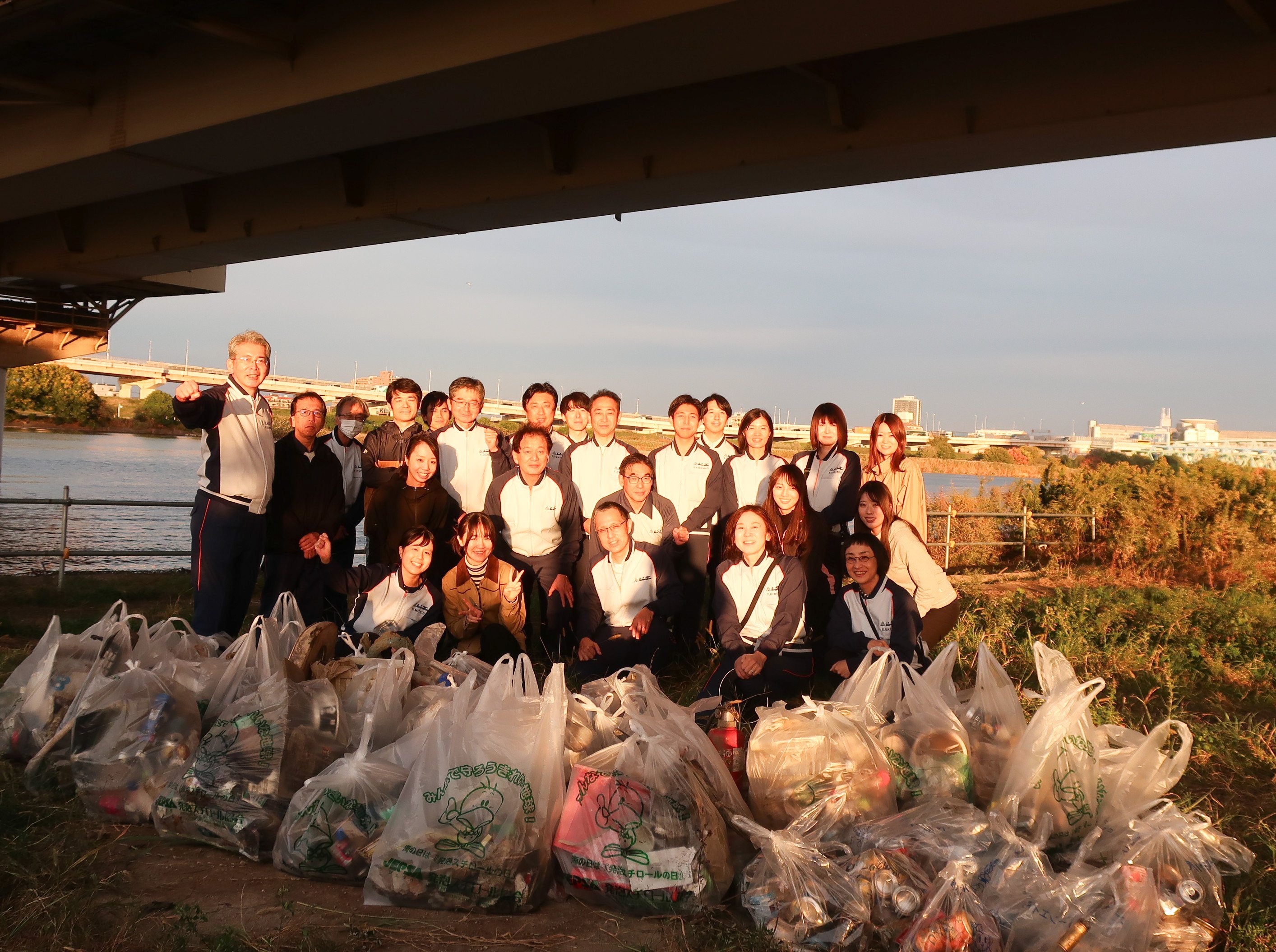研修後の集合写真