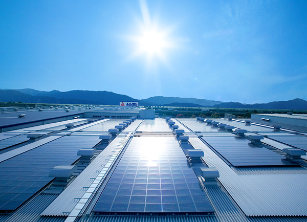 Photo27:Solar power system (Shin-Kyoto plant)